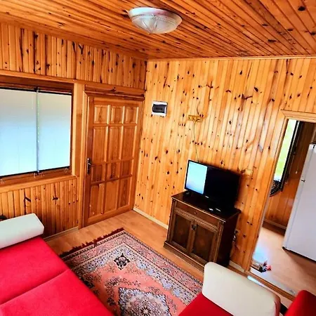 بيت للعطل Bahcede Ahsap Bag Evi Ve Cardak *